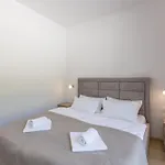 ヴィラ Nebo Kostanje